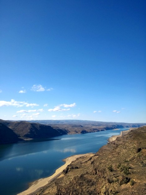 The Columbia River at it's very lowest..in a long time, anyway.
