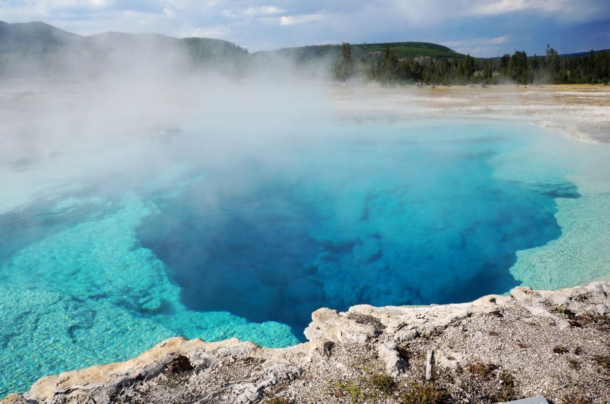 Yellowstone, Wyoming, Montana